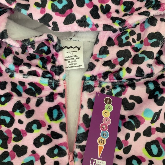 Kids Cozy Pink Leopard Romper/Pajamas Sizes Available: S/M/L - Picture 5 of 12